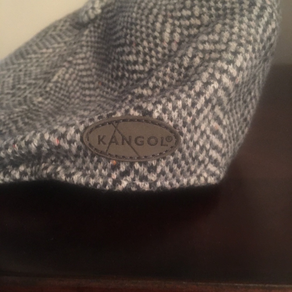 Host Pick: Kangol Cap - Size Medium - Picture 3 of 6